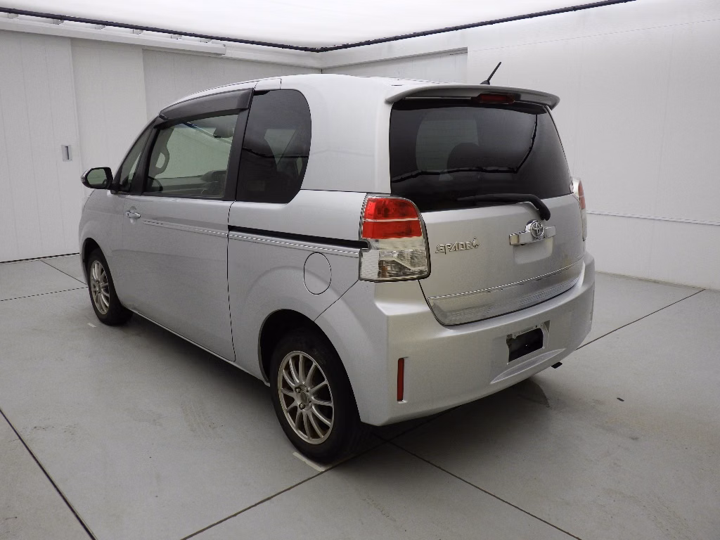 TOYOTA SPADE