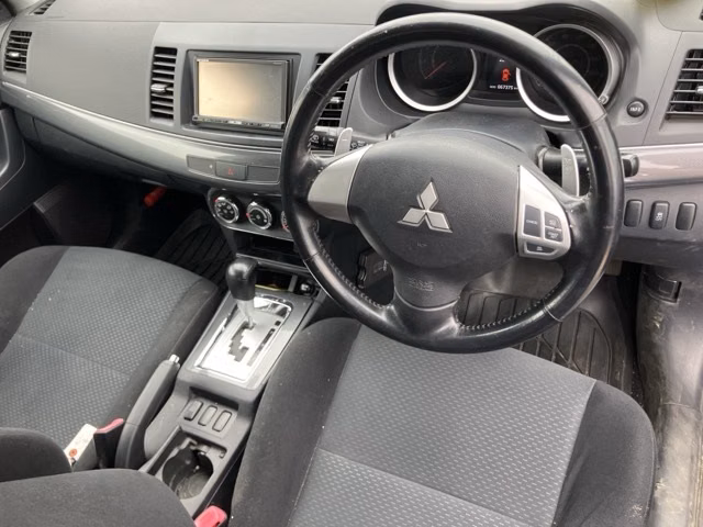 MITSUBISHI LANCER