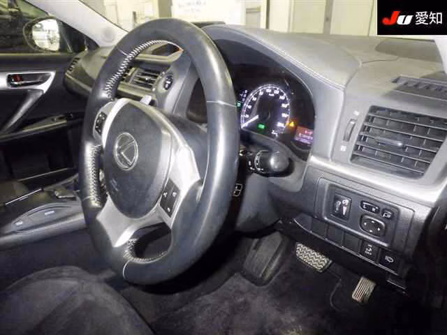 LEXUS CT200H