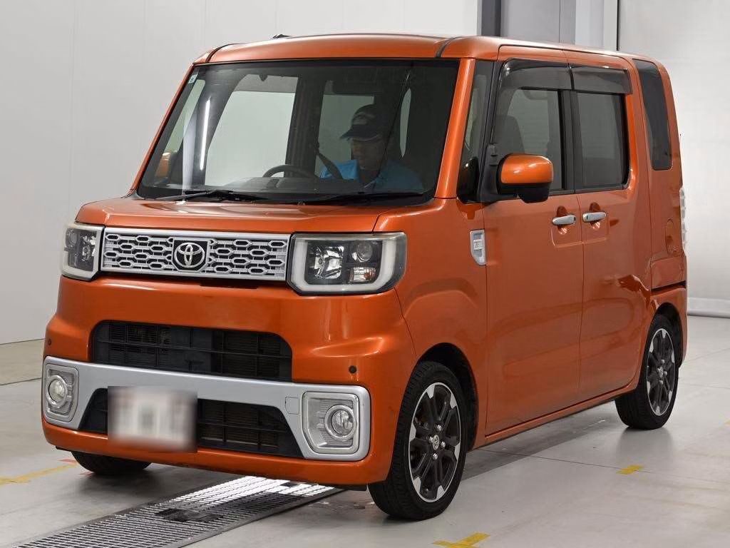 TOYOTA PIXIS MEGA