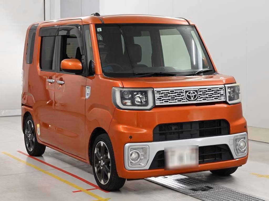 TOYOTA PIXIS MEGA