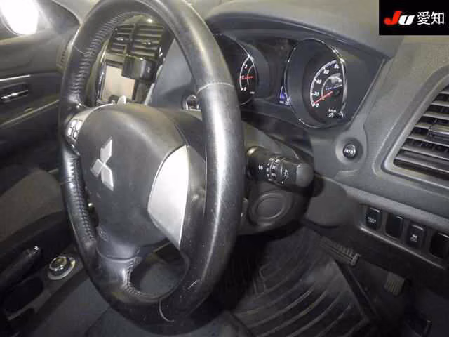 MITSUBISHI RVR