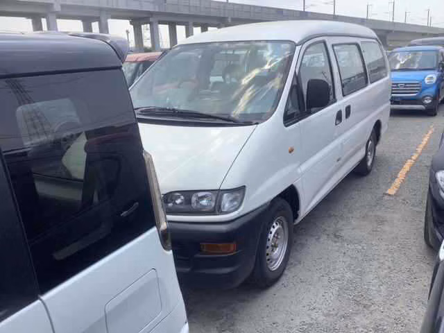 MITSUBISHI DELICA