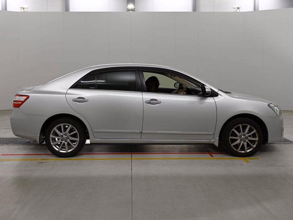 TOYOTA PREMIO