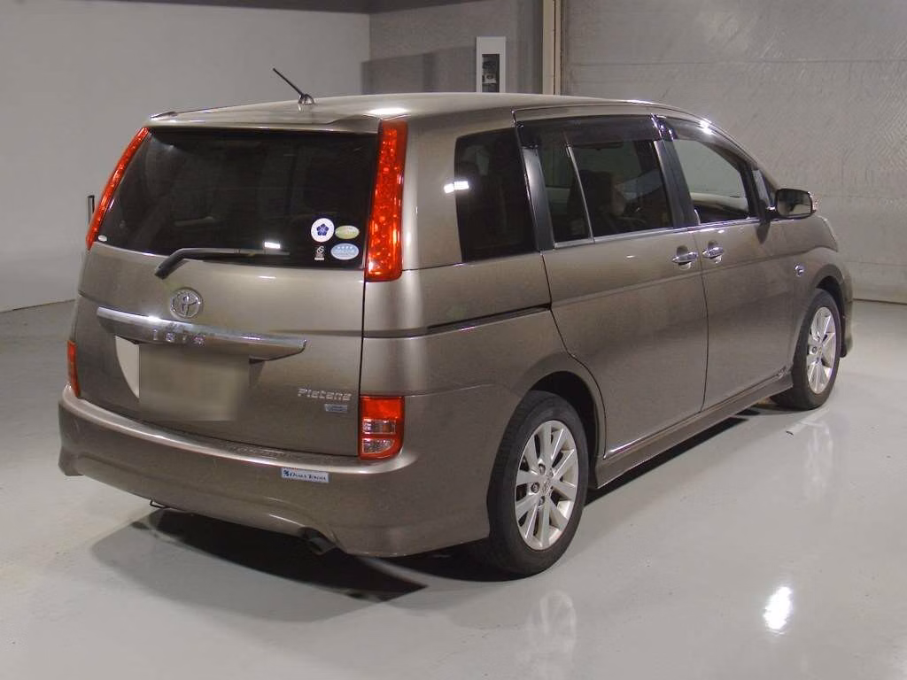 TOYOTA ISIS