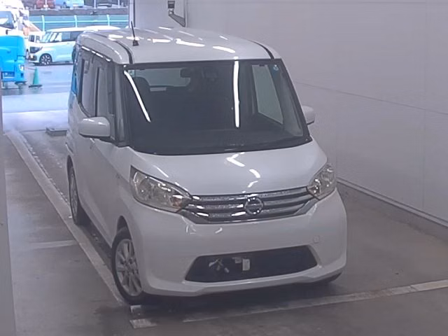 NISSAN DAYZ ROOX