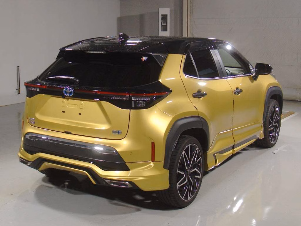 TOYOTA YARIS CROSS