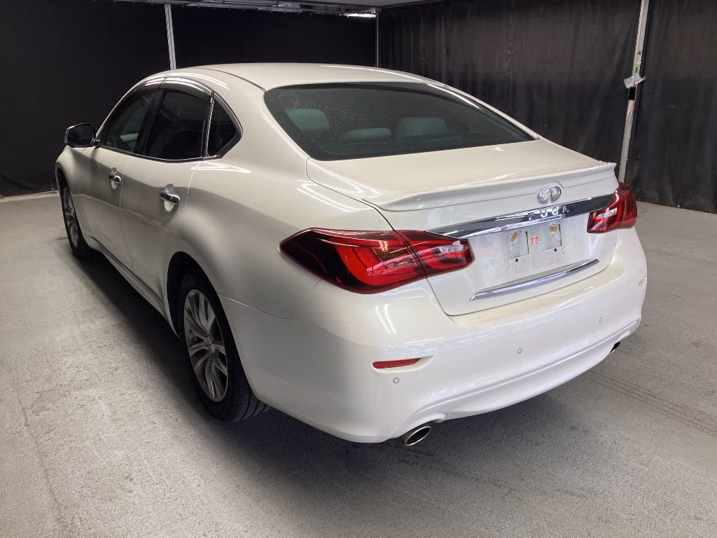 NISSAN FUGA
