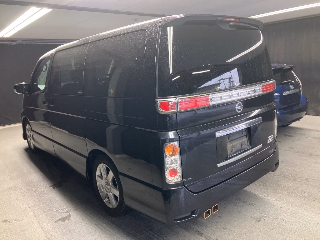 NISSAN ELGRAND