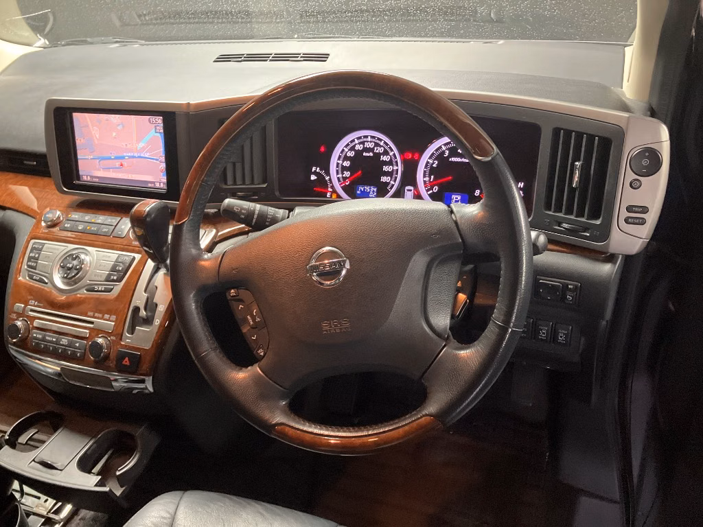 NISSAN ELGRAND