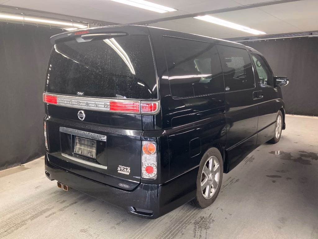NISSAN ELGRAND
