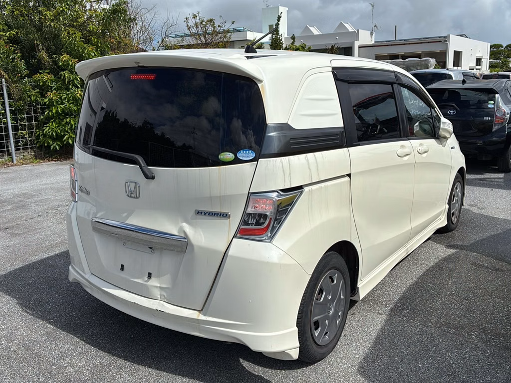 HONDA FREED SPIKE