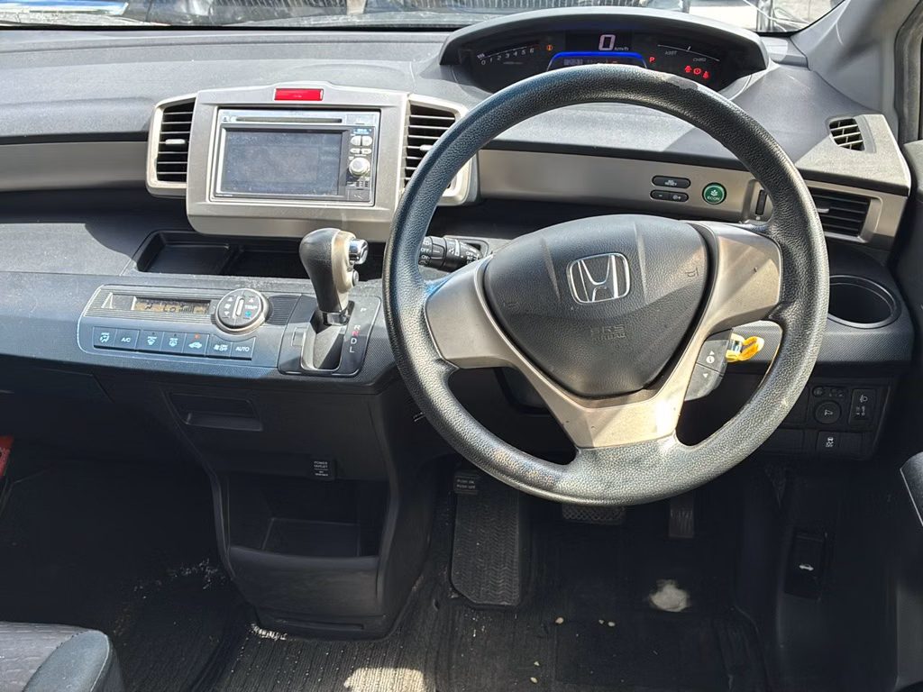 HONDA FREED SPIKE