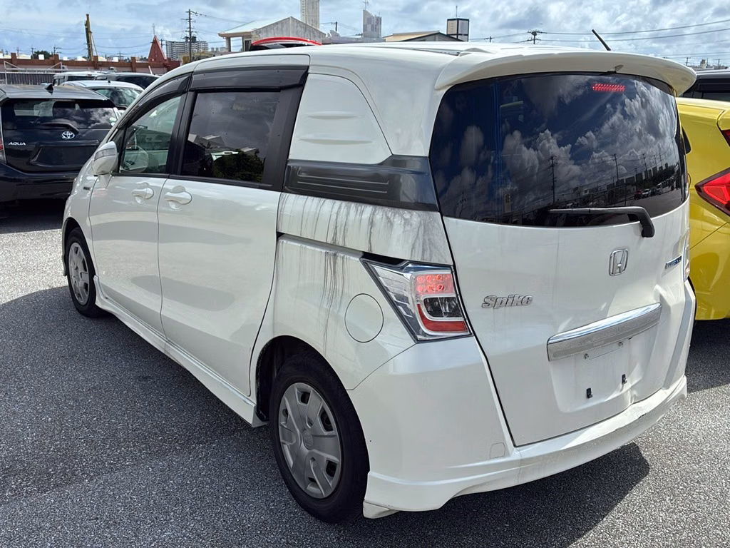 HONDA FREED SPIKE