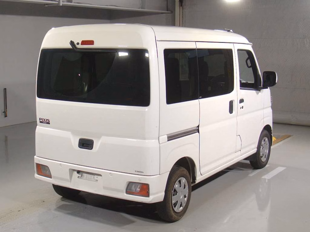 TOYOTA PIXIS VAN