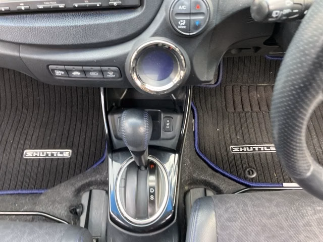 HONDA FIT SHUTTLE