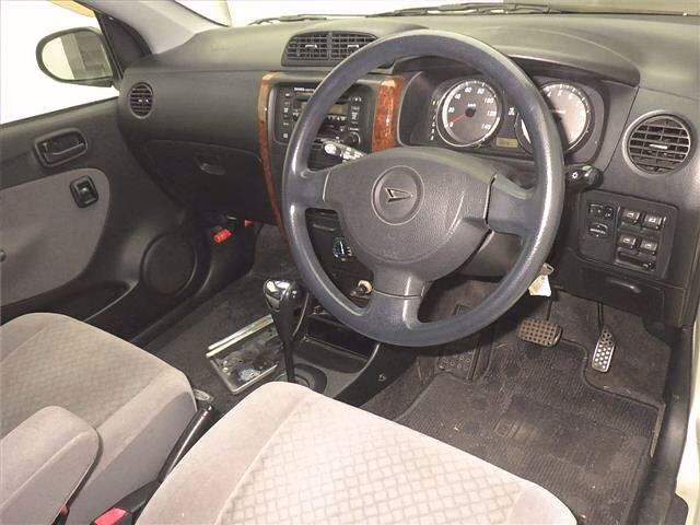 DAIHATSU MIRA AVY
