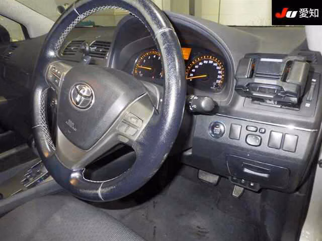TOYOTA AVENSIS