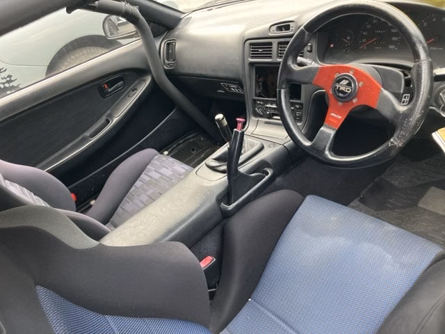 TOYOTA MR2