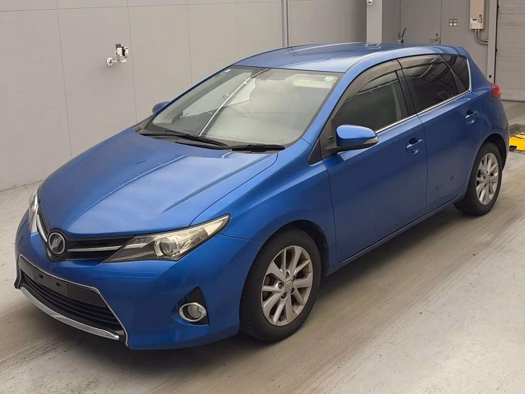 TOYOTA AURIS