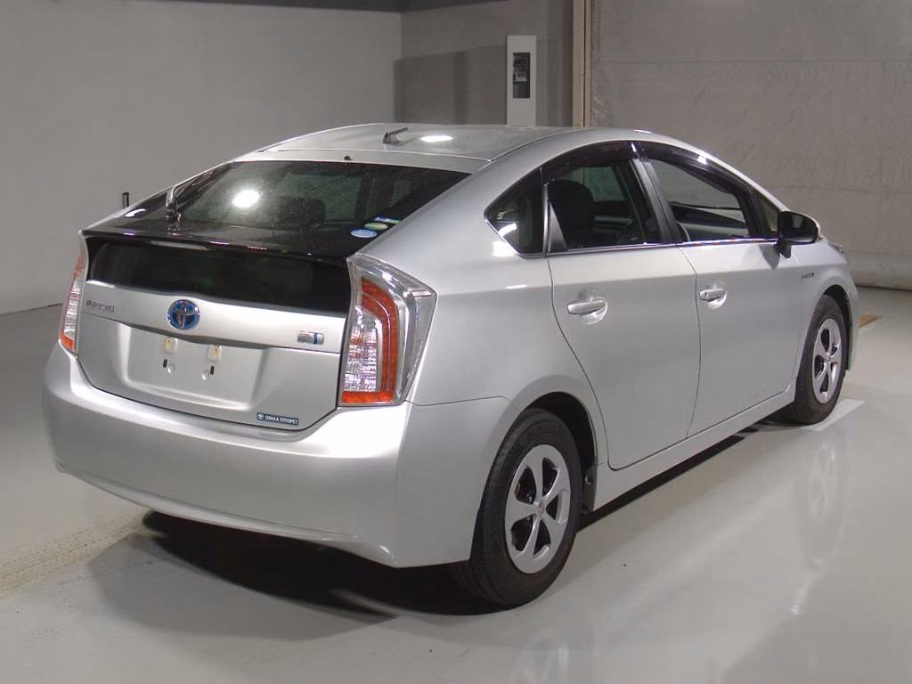 TOYOTA PRIUS