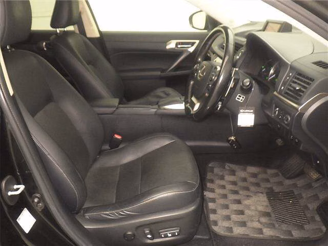 LEXUS CT200H