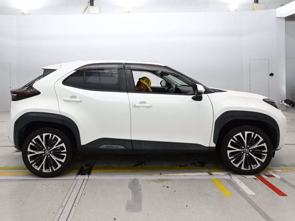 TOYOTA YARIS CROSS