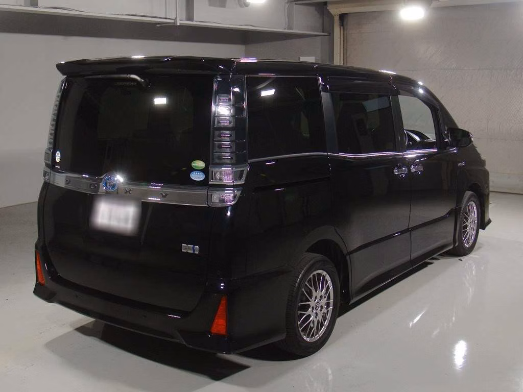 TOYOTA VOXY