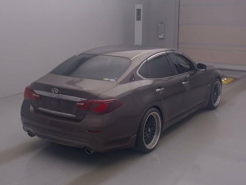 NISSAN FUGA
