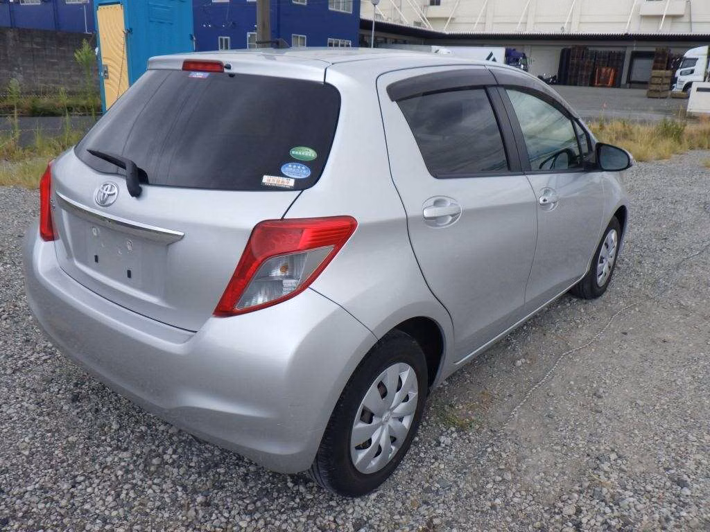 TOYOTA VITZ