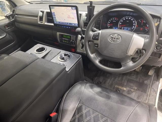 TOYOTA REGIUS ACE
