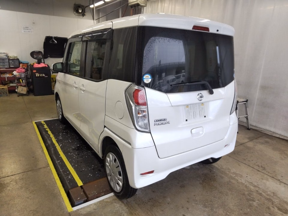 NISSAN DAYZ ROOX