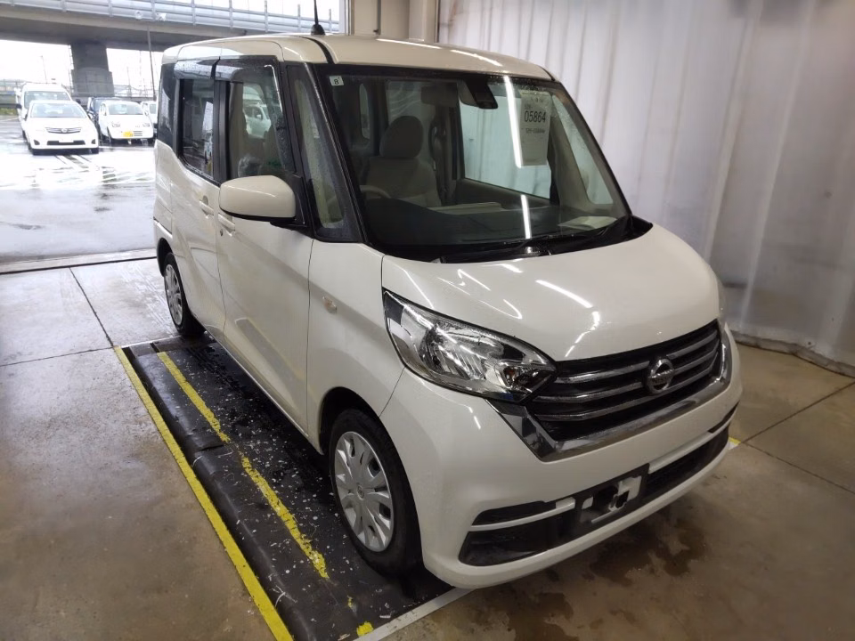 NISSAN DAYZ ROOX