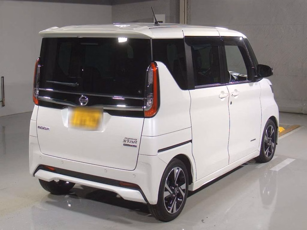 NISSAN ROOX