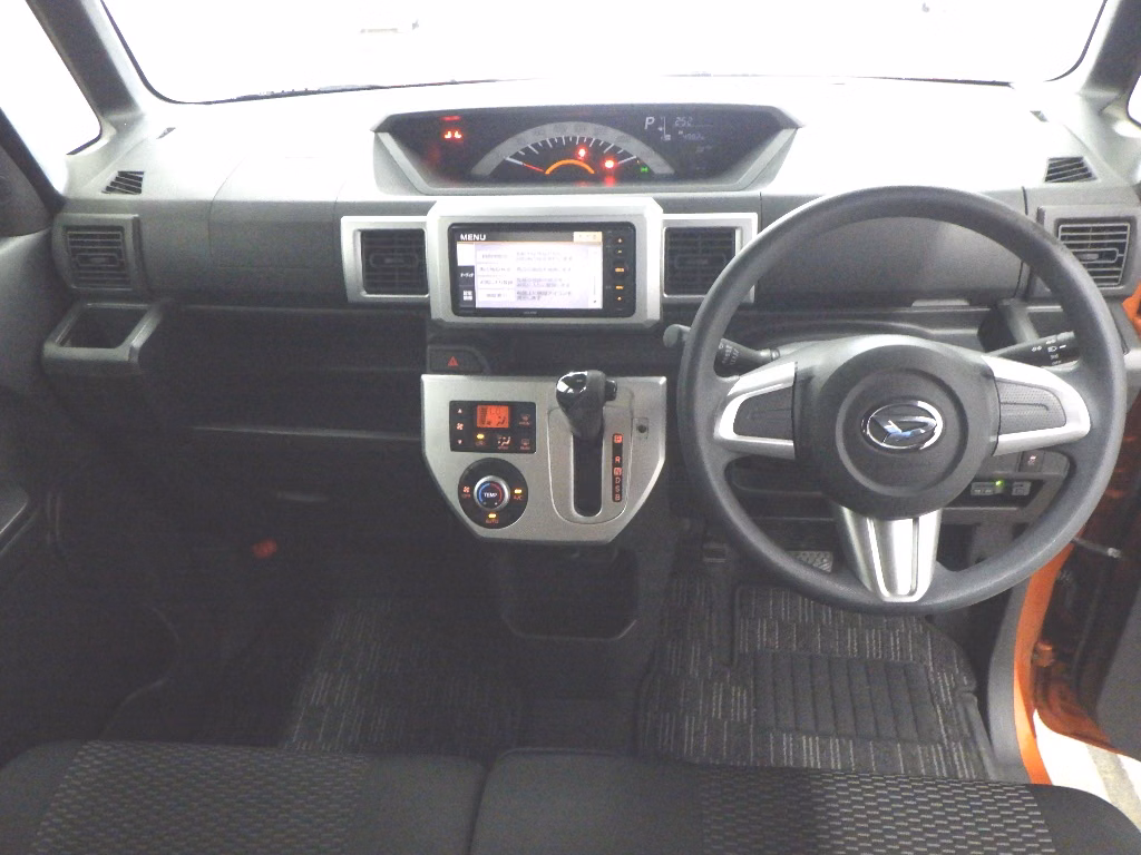 DAIHATSU WAKE