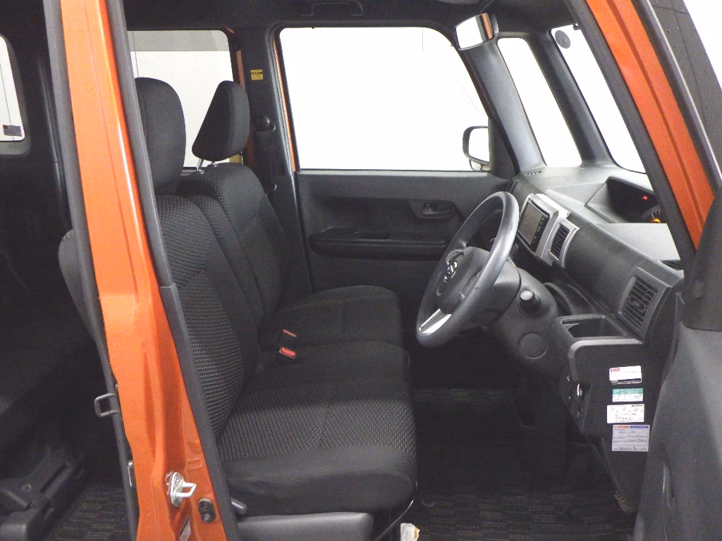 DAIHATSU WAKE