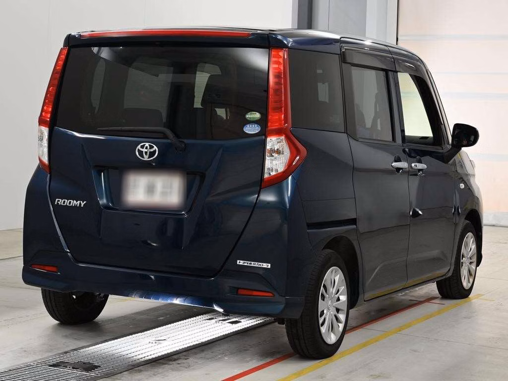 TOYOTA ROOMY