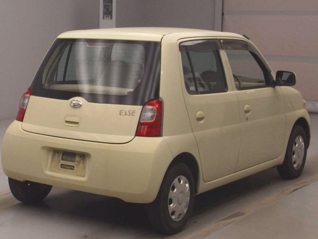 DAIHATSU ESSE