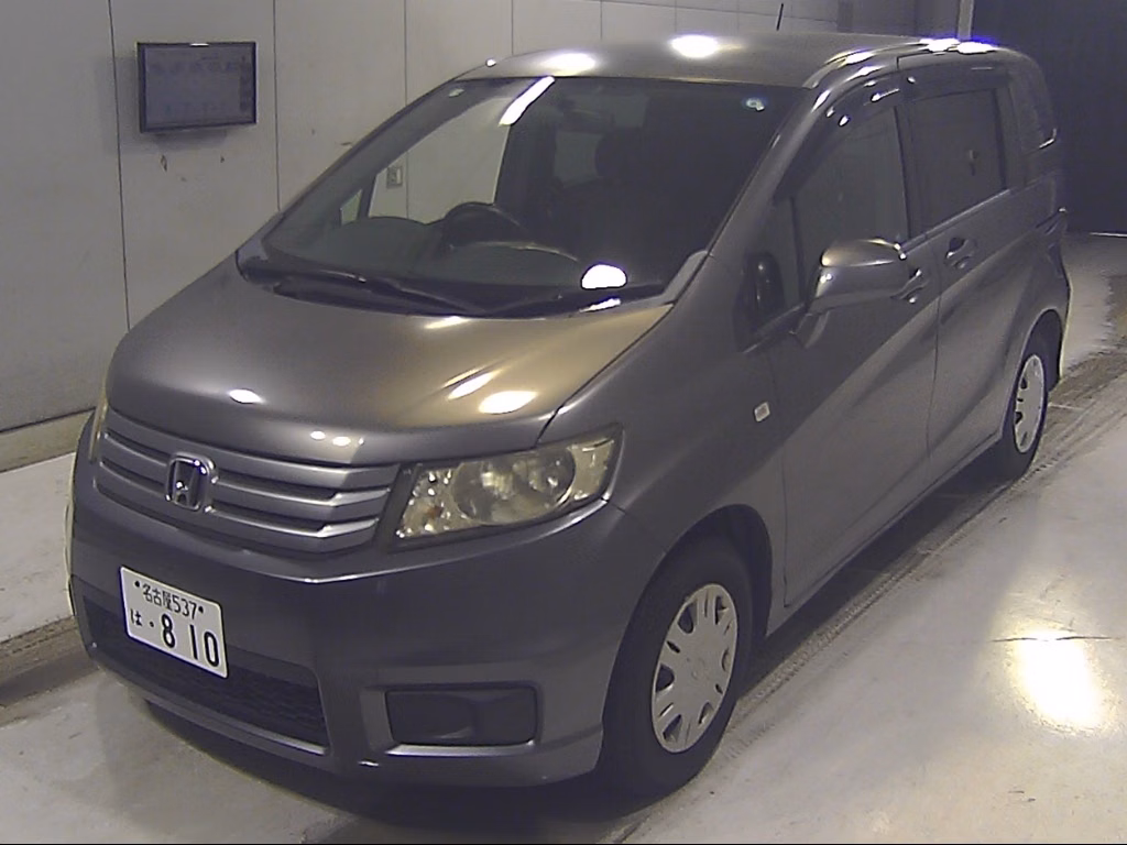 HONDA FREED SPIKE
