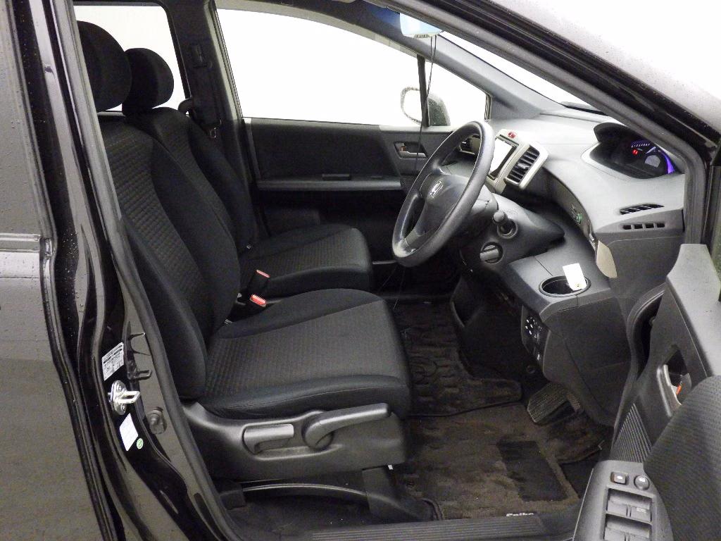HONDA FREED SPIKE
