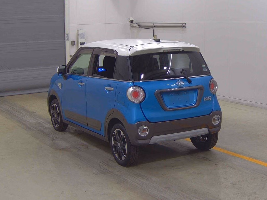 DAIHATSU CAST
