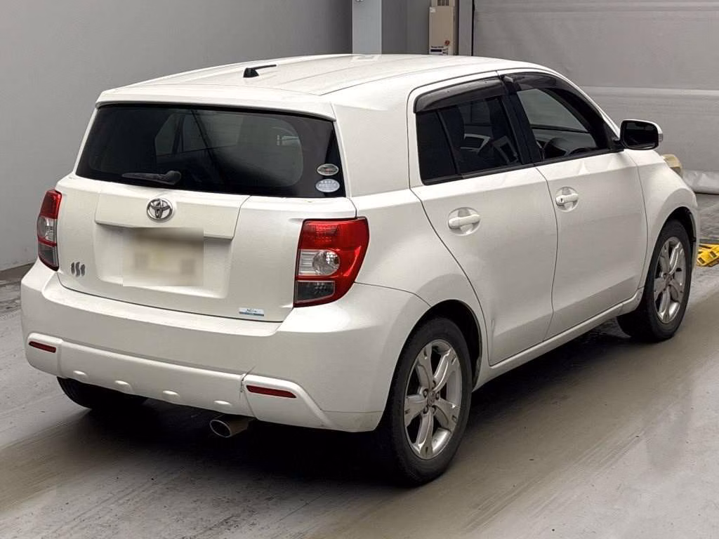 TOYOTA IST
