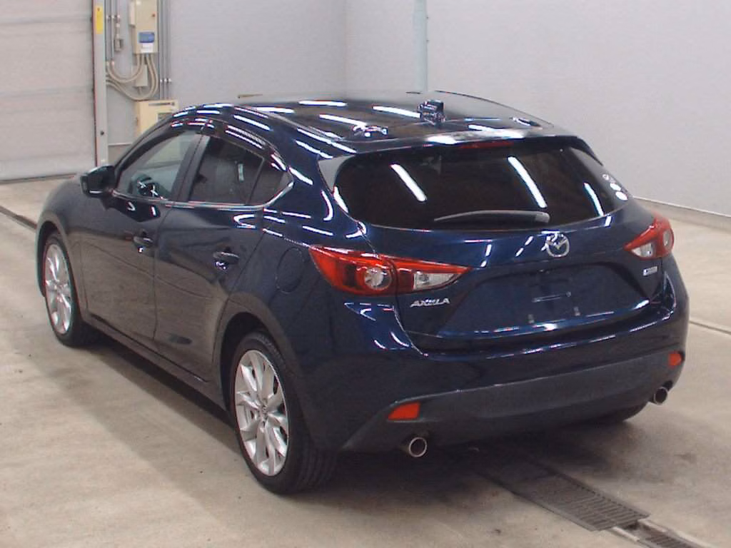 MAZDA AXELA