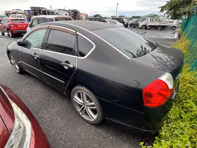 NISSAN FUGA