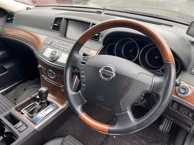 NISSAN FUGA
