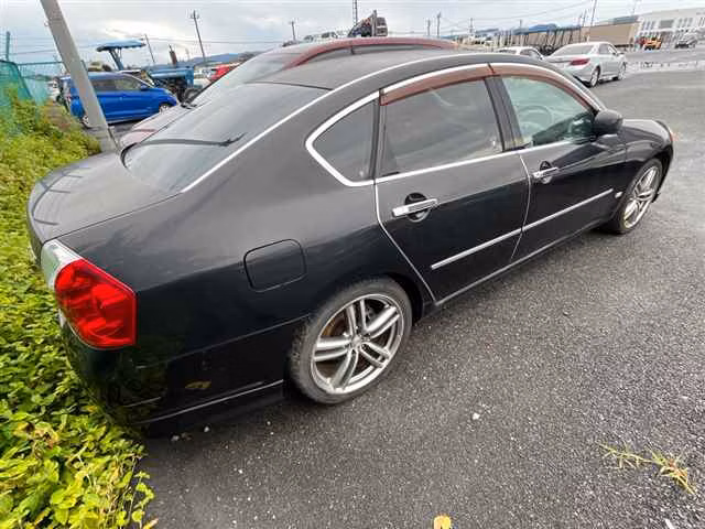 NISSAN FUGA
