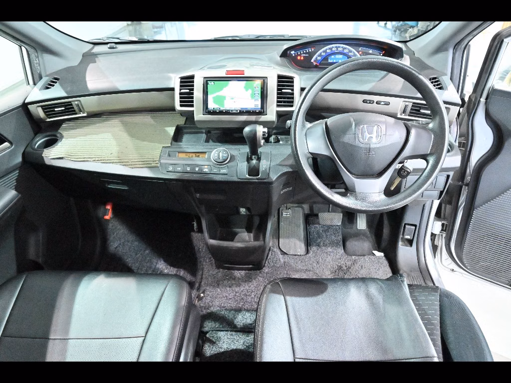 HONDA FREED SPIKE