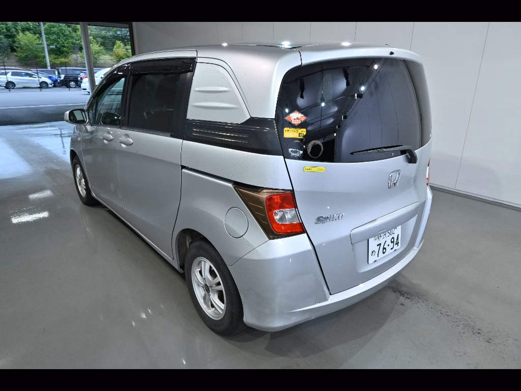 HONDA FREED SPIKE