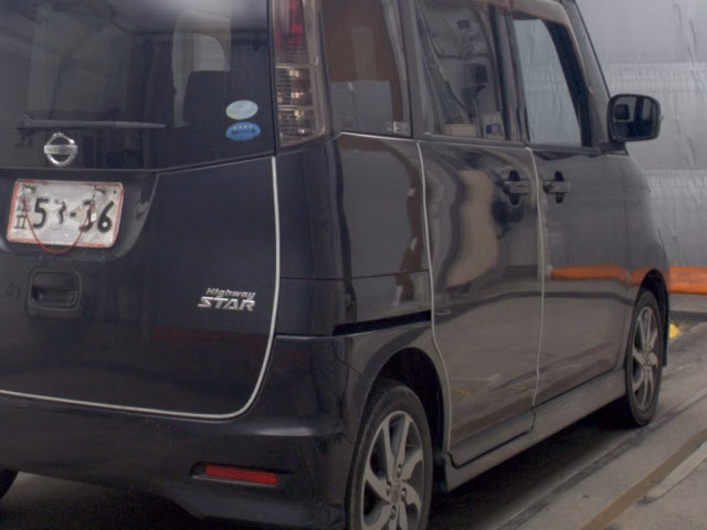 NISSAN ROOX