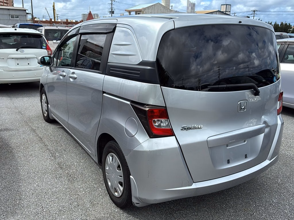 HONDA FREED SPIKE